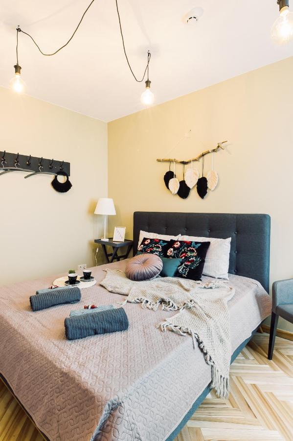 Huoneisto Elvis Apartment/11 Beds/6 Bedrooms/riga Old Town *
