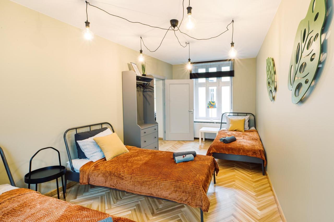 Elvis Apartment/11 Beds/6 Bedrooms/riga Old Town Huoneisto