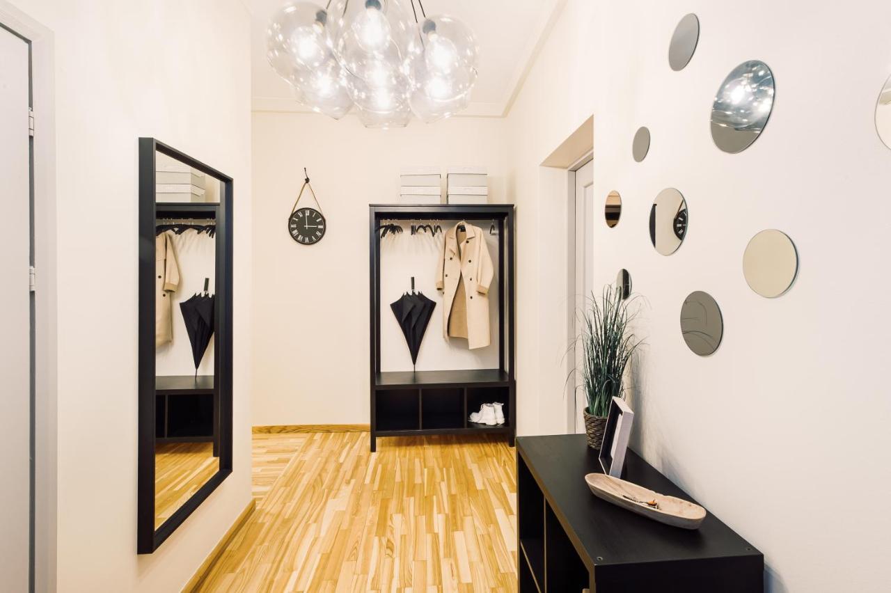 Huoneisto Elvis Apartment/11 Beds/6 Bedrooms/riga Old Town Riika