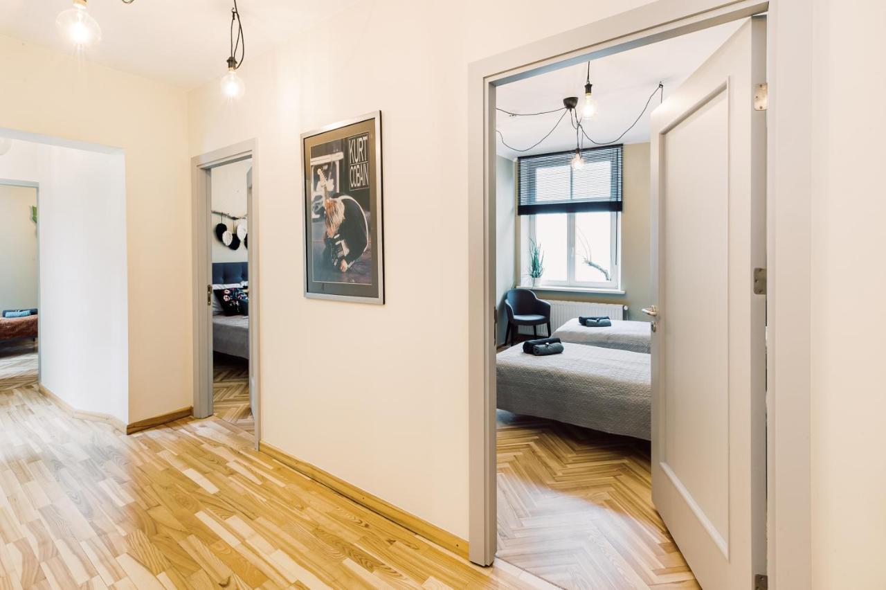Elvis Apartment/11 Beds/6 Bedrooms/riga Old Town * Riika