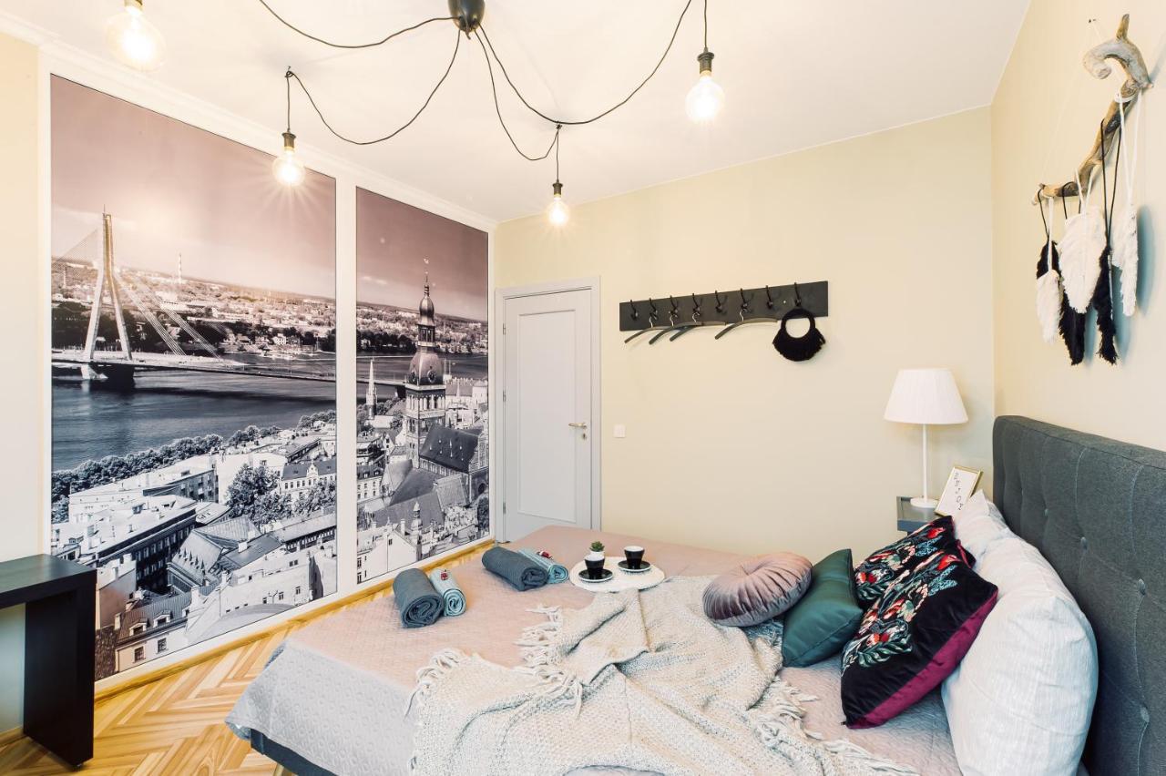Elvis Apartment/11 Beds/6 Bedrooms/riga Old Town Huoneisto