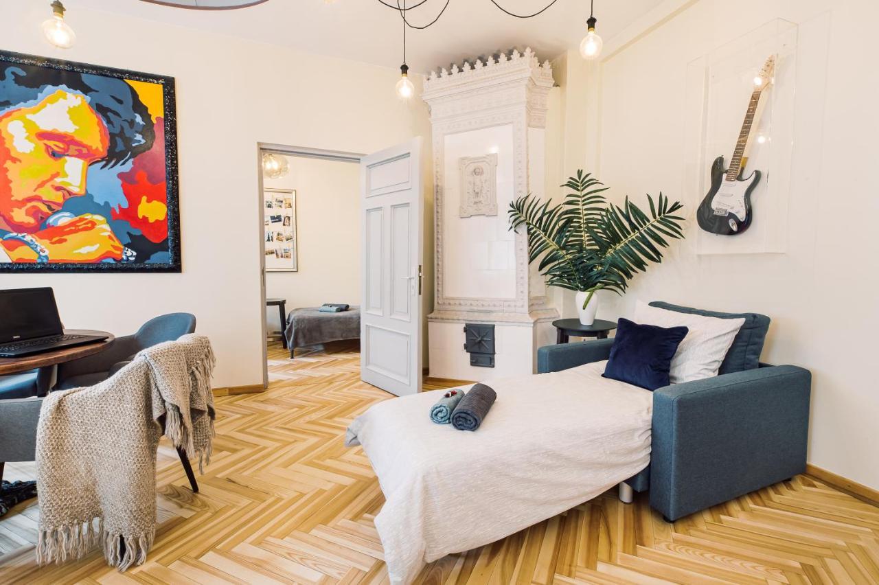 Elvis Apartment/11 Beds/6 Bedrooms/riga Old Town Huoneisto Riika
