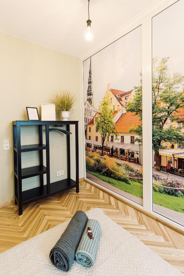 Elvis Apartment/11 Beds/6 Bedrooms/riga Old Town Huoneisto