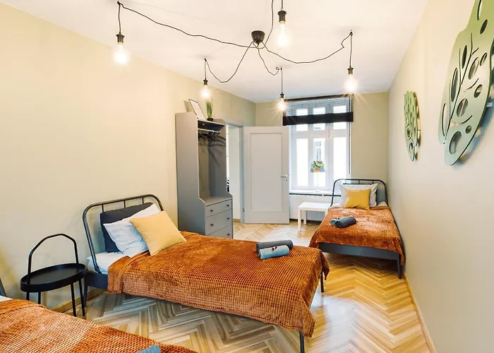 Elvis Apartment/11 Beds/6 Bedrooms/Riga Old Town