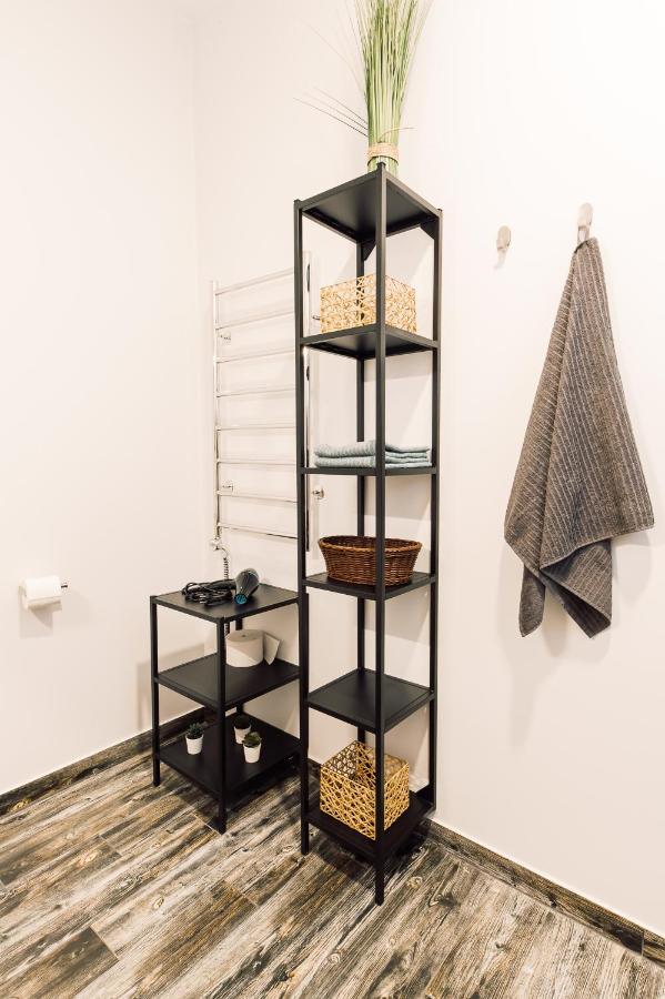 Апартамент Elvis Apartment/11 Beds/6 Bedrooms/riga Old Town *