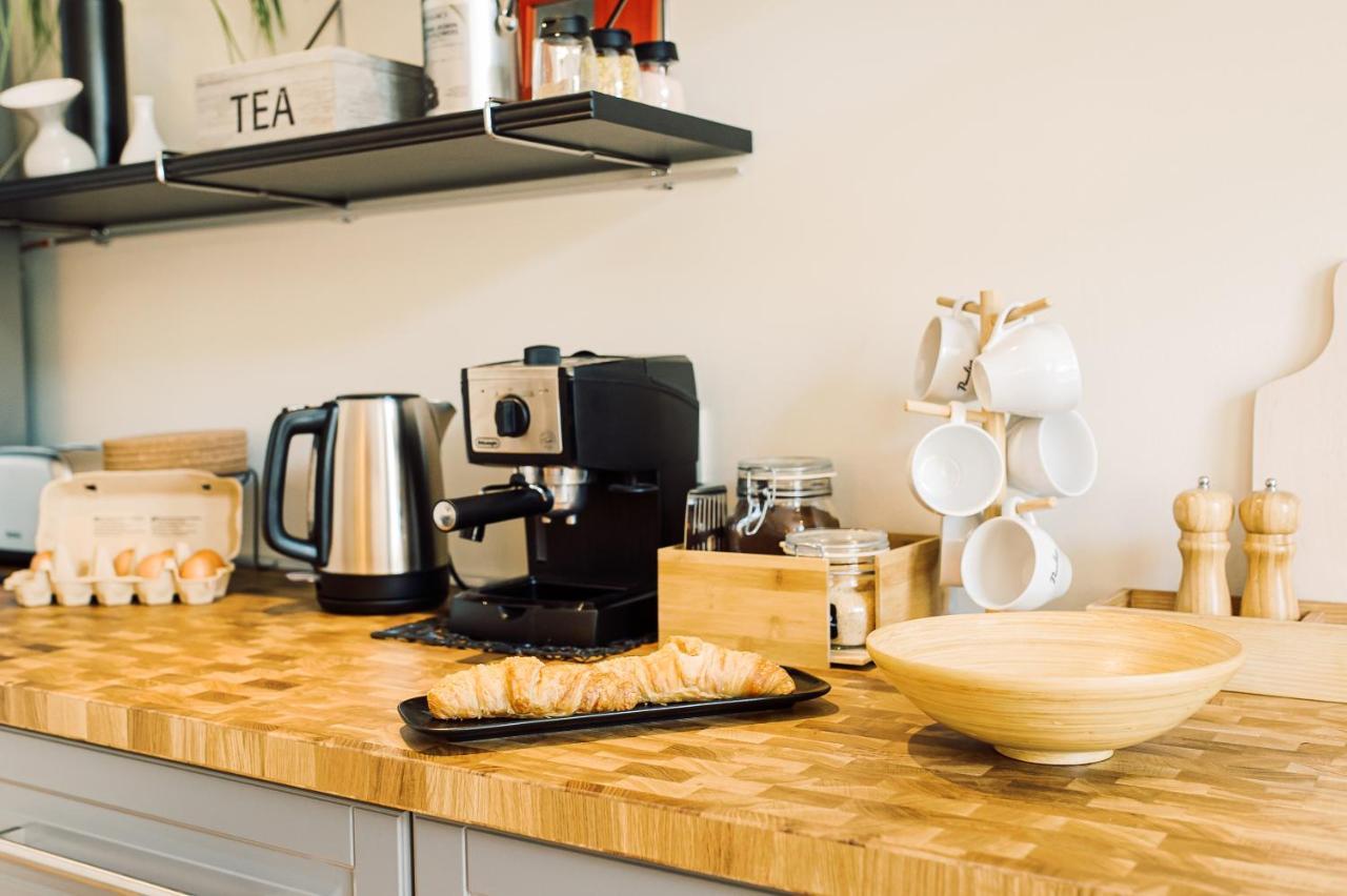 Апартамент Elvis Apartment/11 Beds/6 Bedrooms/riga Old Town Рига