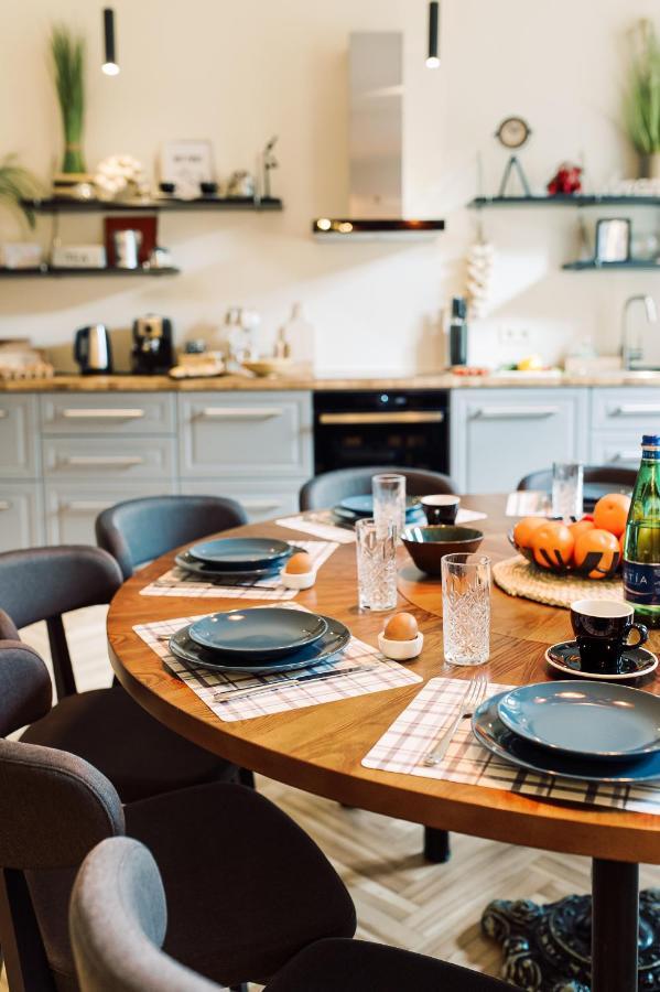 Elvis Apartment/11 Beds/6 Bedrooms/riga Old Town Апартамент *